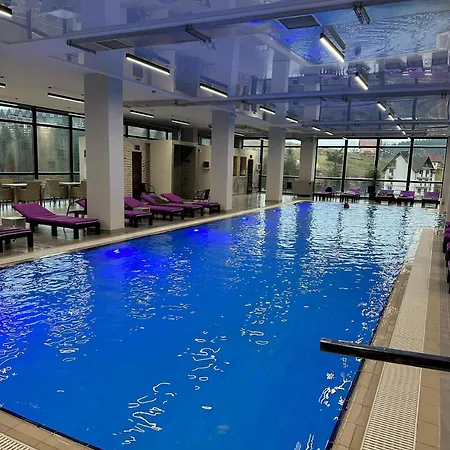 Mountain Lift 7 3* Boekovel