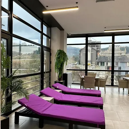 Mountain Lift 7 Hotel 3*